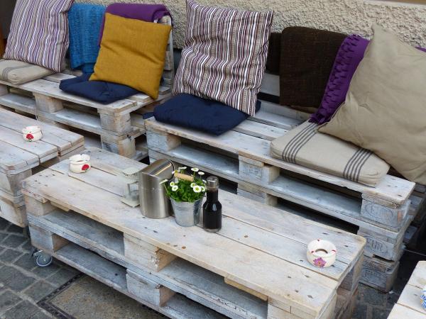 Come realizzare panche di pallet per esterni?